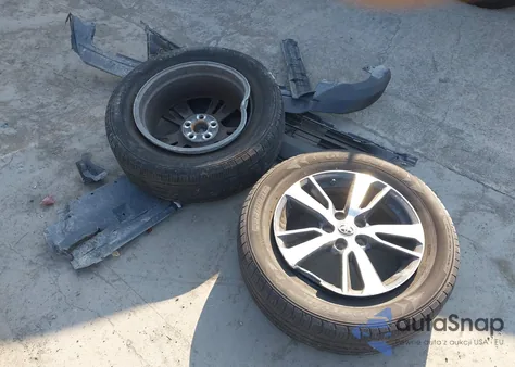 2017 Toyota Rav4 Xle из США, поврежденный, VIN 2T3RFREV1HW541564